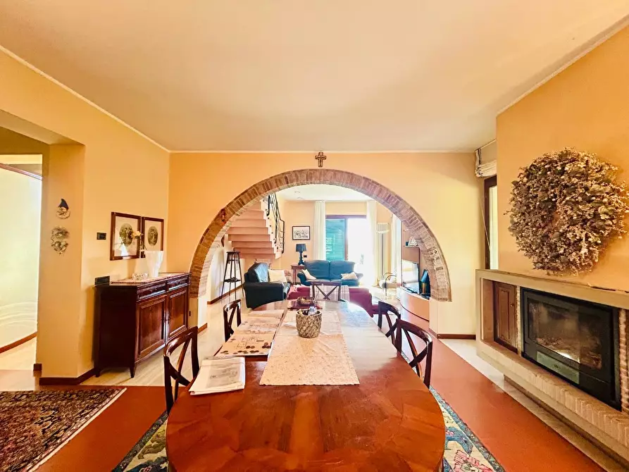 Immagine 6 di Villa in vendita  a San Miniato