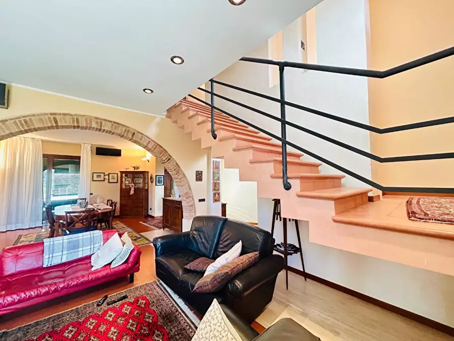 Immagine 3 di Villa in vendita  a San Miniato