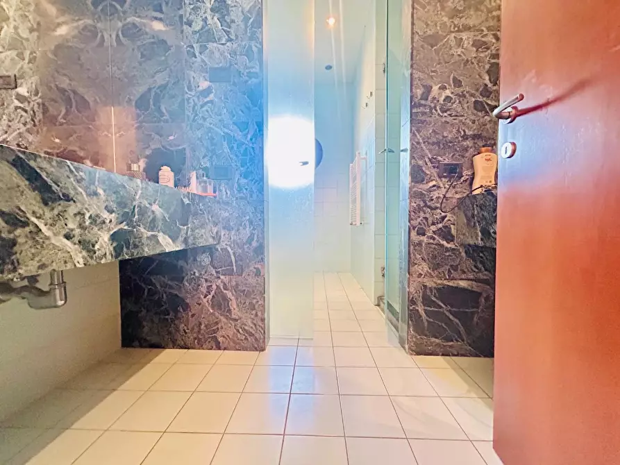 Immagine 15 di Villa in vendita  a San Miniato