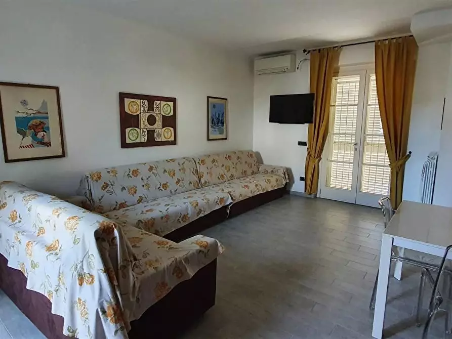 Immagine 4 di Casa bifamiliare in vendita  a Montignoso