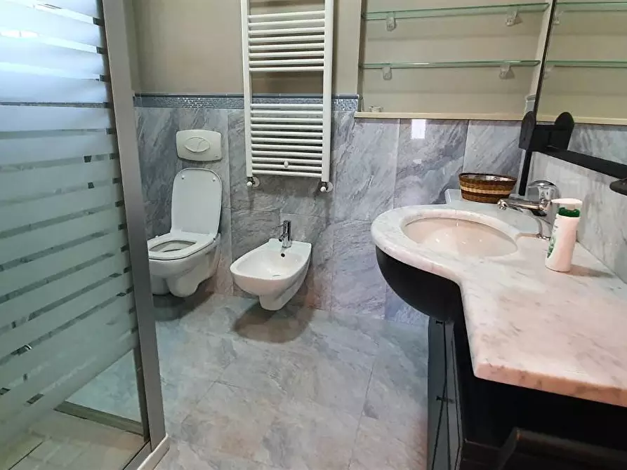 Immagine 9 di Casa bifamiliare in vendita  a Montignoso