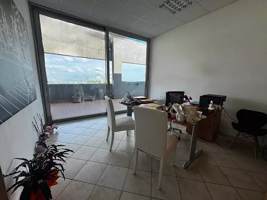 Immagine 5 di Ufficio in affitto  a San Giuliano Terme
