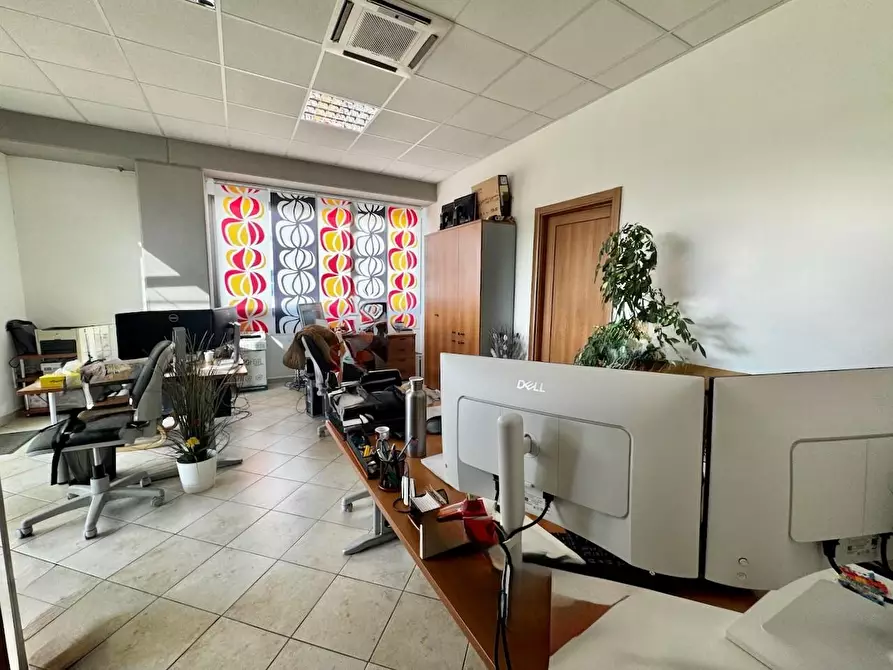 Immagine 1 di Ufficio in affitto  a San Giuliano Terme