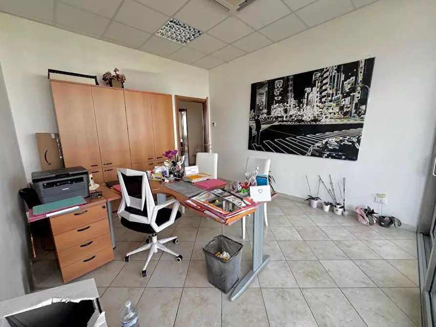 Immagine 6 di Ufficio in affitto  a San Giuliano Terme
