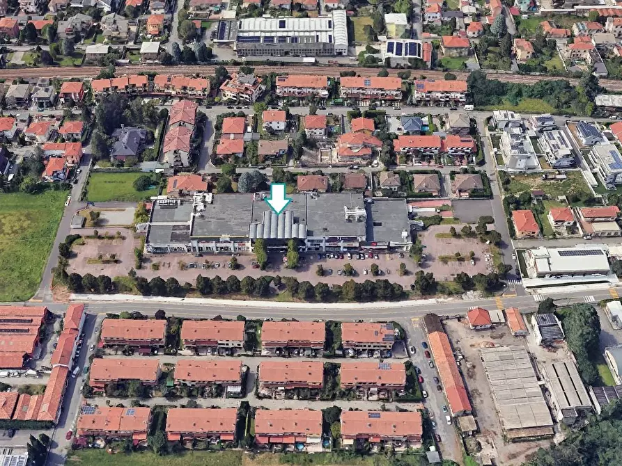 Immagine 3 di Negozio in vendita  a Legnano