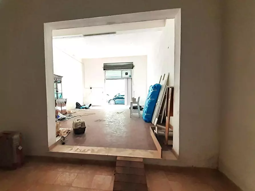 Immagine 4 di Magazzino in vendita  a Pontedera