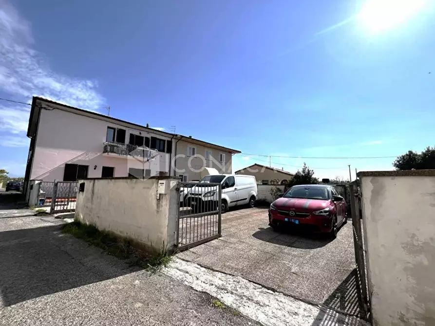 Immagine 2 di Appartamento in vendita  a Pontedera