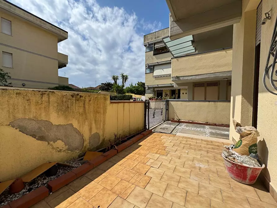 Immagine 3 di Appartamento in vendita  a Viareggio