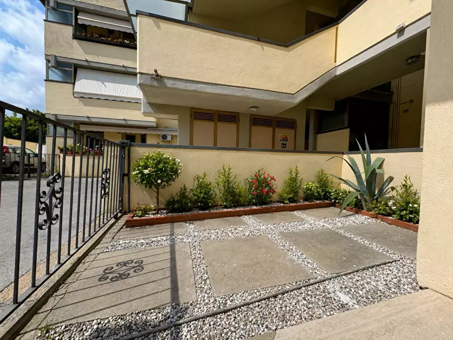 Immagine 20 di Appartamento in vendita  a Viareggio