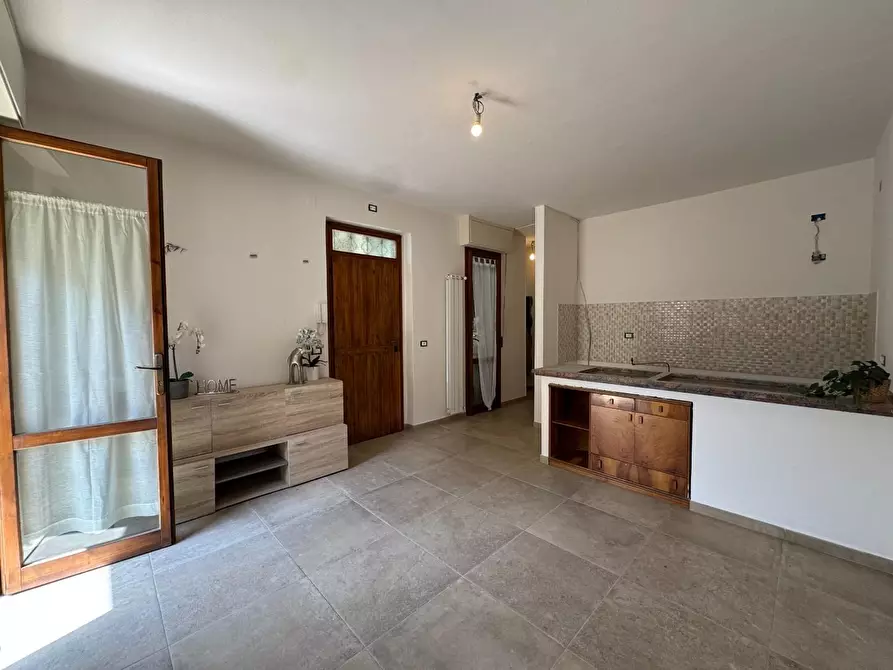Immagine 5 di Appartamento in vendita  a Viareggio