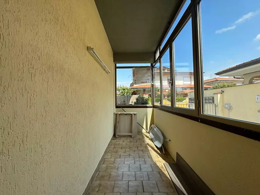 Immagine 11 di Appartamento in vendita  a Viareggio