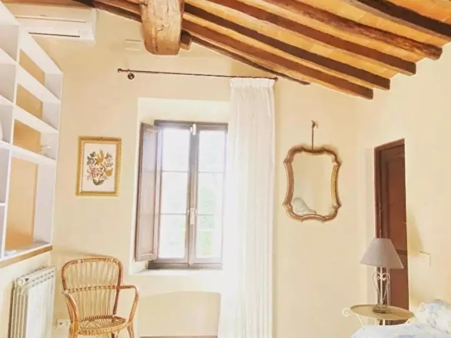 Immagine 4 di Appartamento in affitto  a Lucca