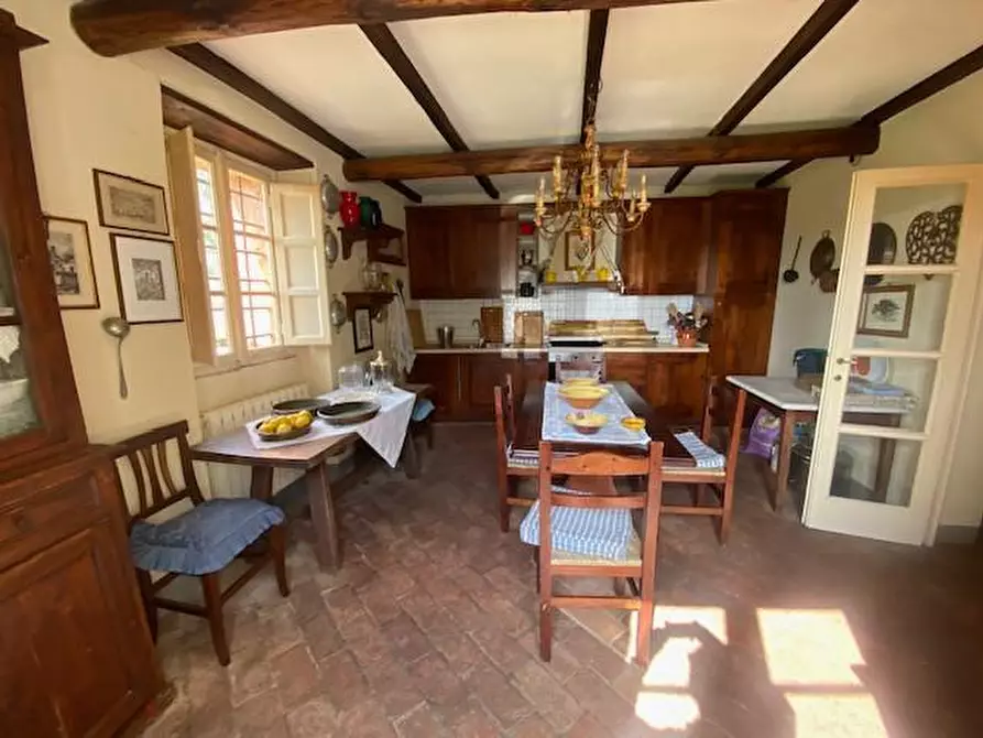 Immagine 10 di Rustico / casale in vendita  a Lucca