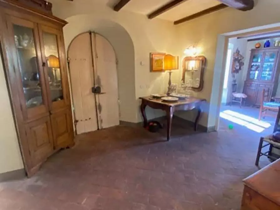 Immagine 12 di Rustico / casale in vendita  a Lucca