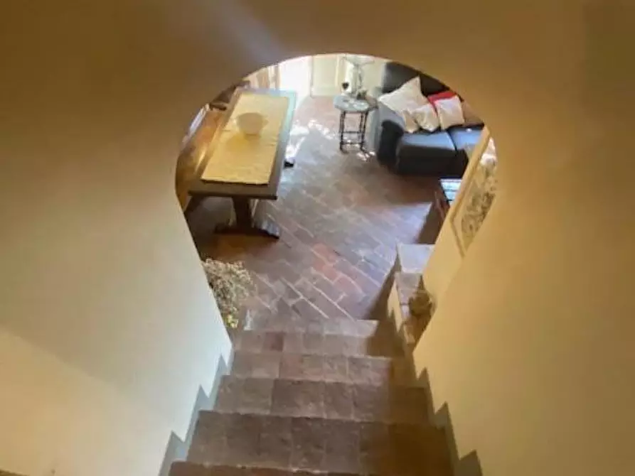 Immagine 6 di Rustico / casale in vendita  a Lucca