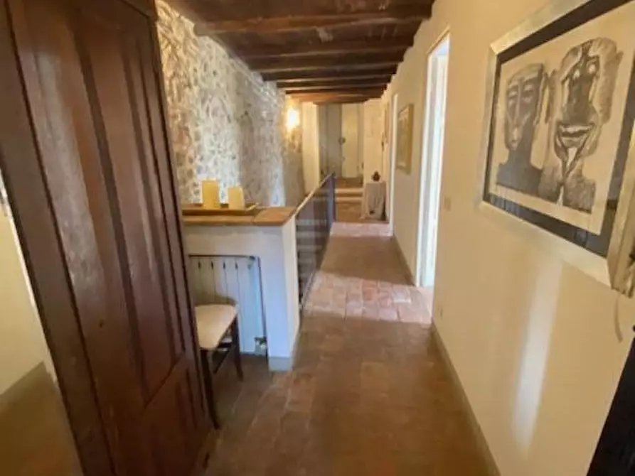 Immagine 16 di Rustico / casale in vendita  a Lucca