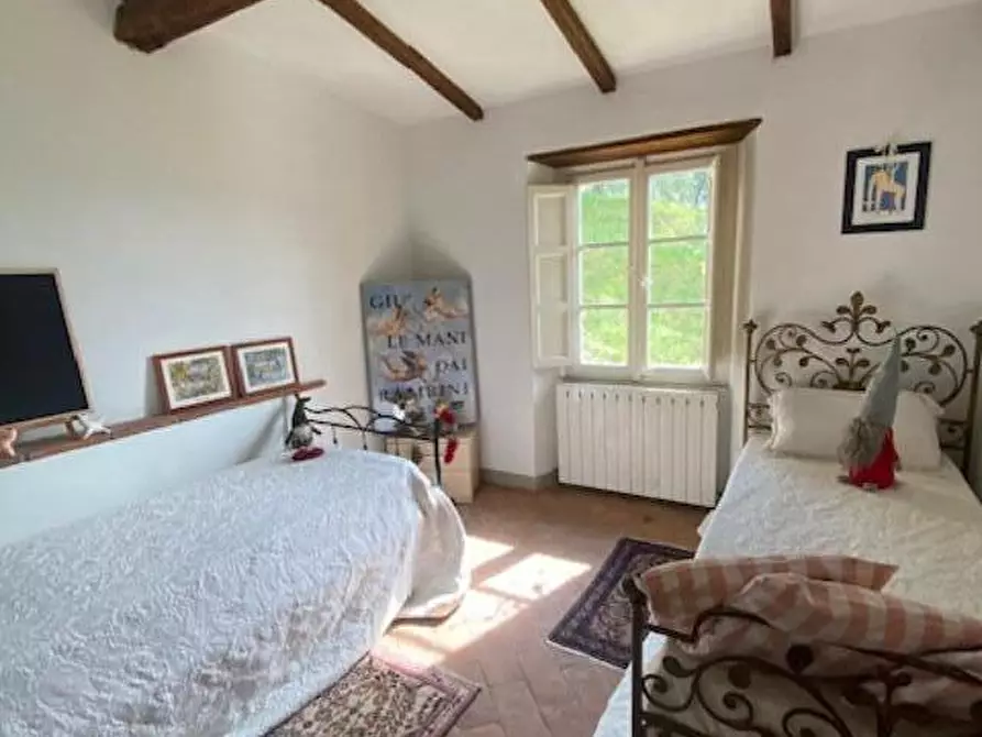 Immagine 18 di Rustico / casale in vendita  a Lucca