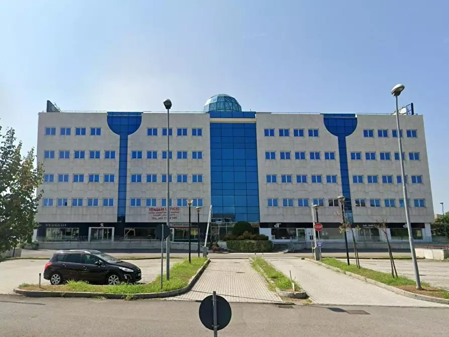Immagine 1 di Ufficio in vendita  a Concorezzo