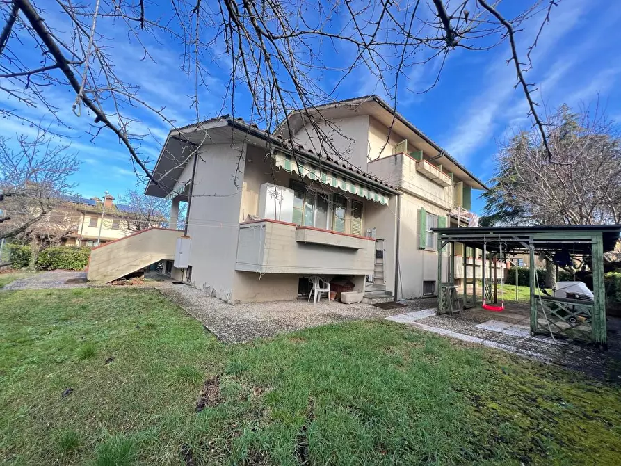 Immagine 1 di Porzione di casa in vendita  a Colle Di Val D'elsa