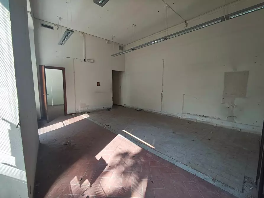 Immagine 6 di Locale commerciale in vendita  a Barga