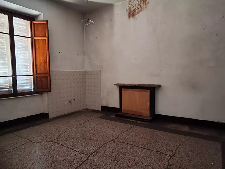 Immagine 17 di Appartamento in vendita  a Barga