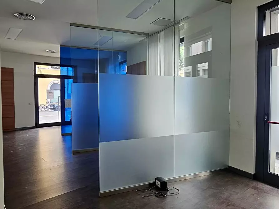 Immagine 3 di Locale commerciale in affitto  a Pisa