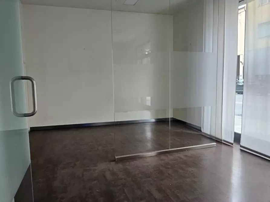 Immagine 2 di Locale commerciale in affitto  a Pisa