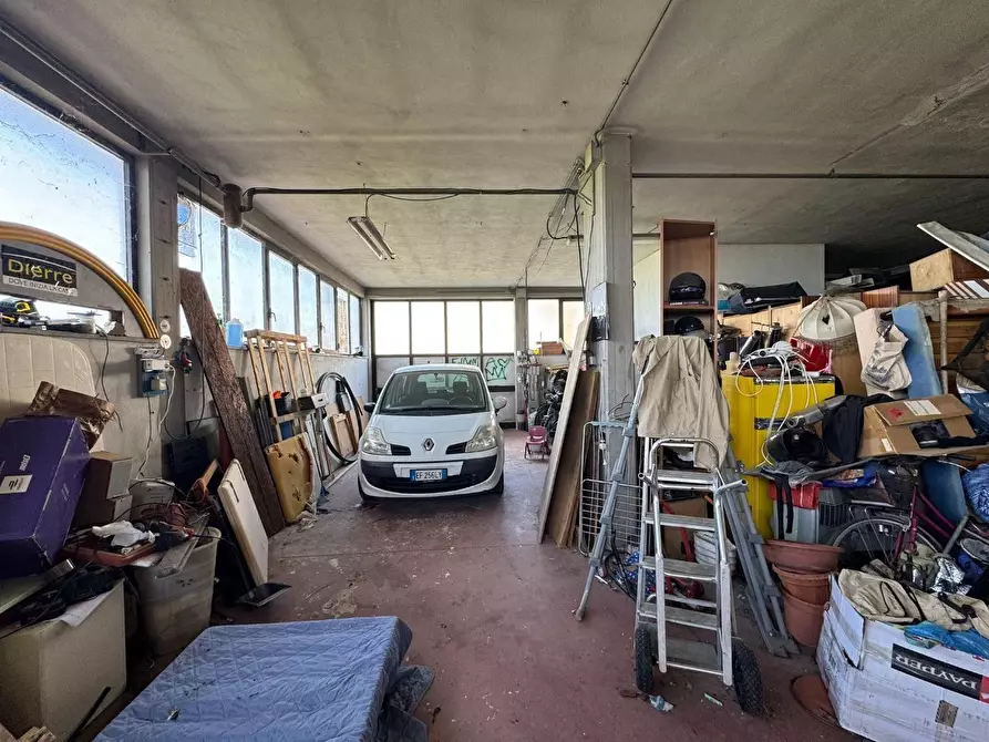 Immagine 25 di Villa in vendita  a Ponsacco