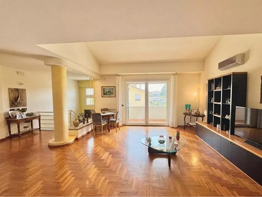 Immagine 14 di Villa in vendita  a Ponsacco