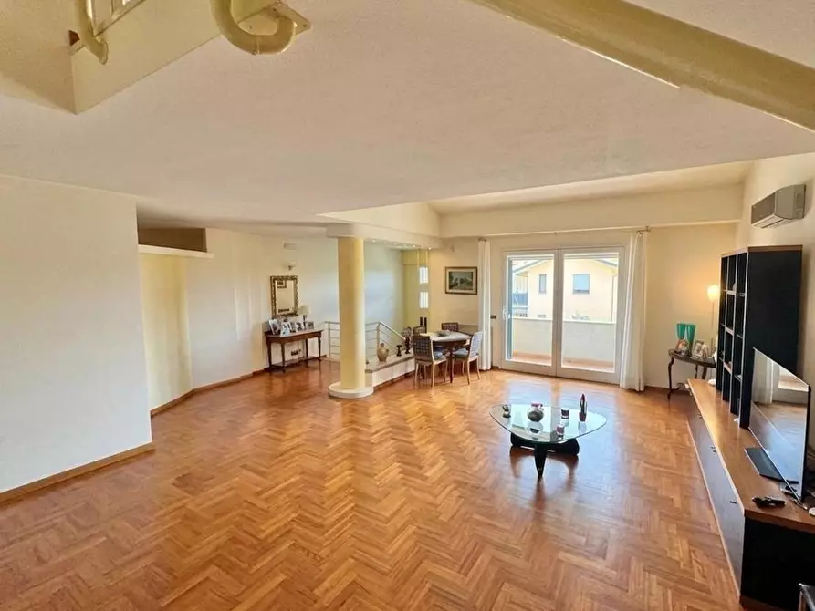 Immagine 18 di Villa in vendita  a Ponsacco