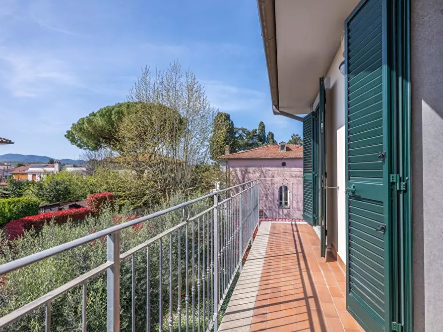 Immagine 50 di Villa in vendita  a Collesalvetti