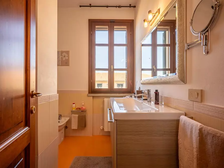 Immagine 45 di Villa in vendita  a Collesalvetti