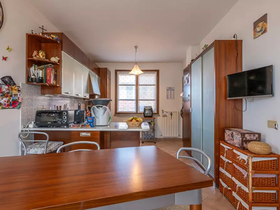 Immagine 28 di Villa in vendita  a Collesalvetti