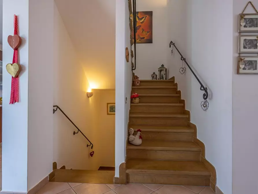 Immagine 26 di Villa in vendita  a Collesalvetti