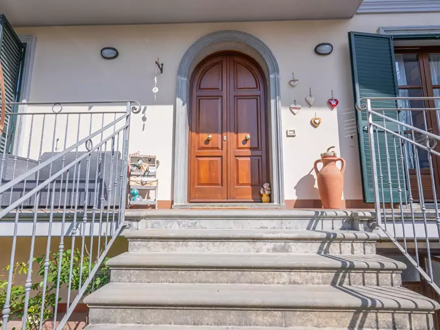 Immagine 14 di Villa in vendita  a Collesalvetti