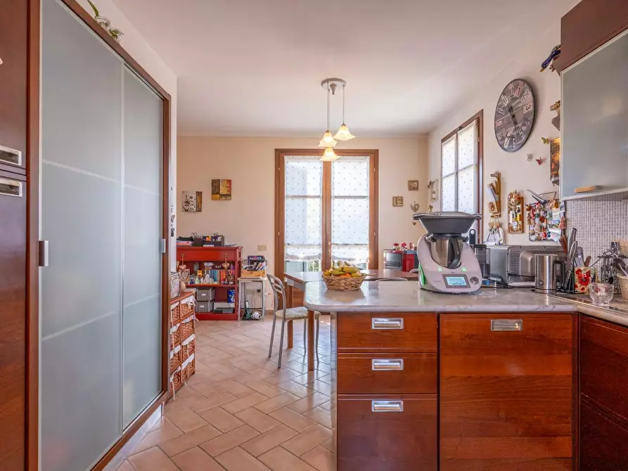 Immagine 33 di Villa in vendita  a Collesalvetti