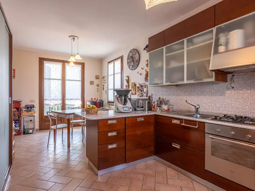 Immagine 32 di Villa in vendita  a Collesalvetti