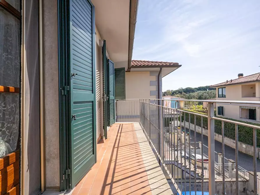 Immagine 40 di Villa in vendita  a Collesalvetti