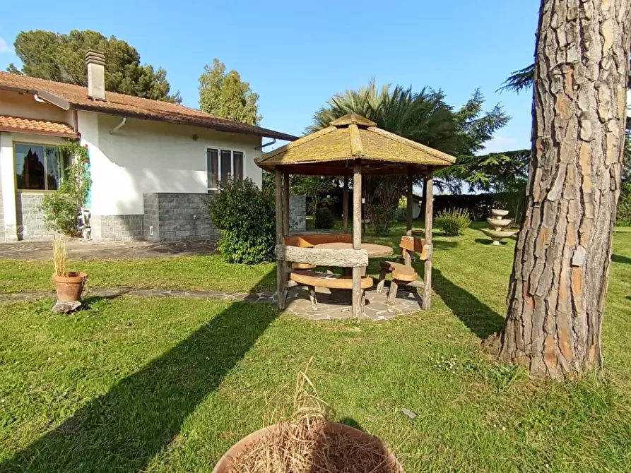 Immagine 70 di Villa in vendita  a Pisa