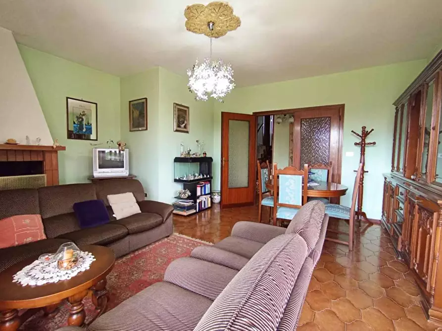 Immagine 25 di Villa in vendita  a Pisa