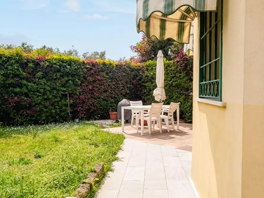 Immagine 28 di Villetta a schiera in vendita  a Ortonovo