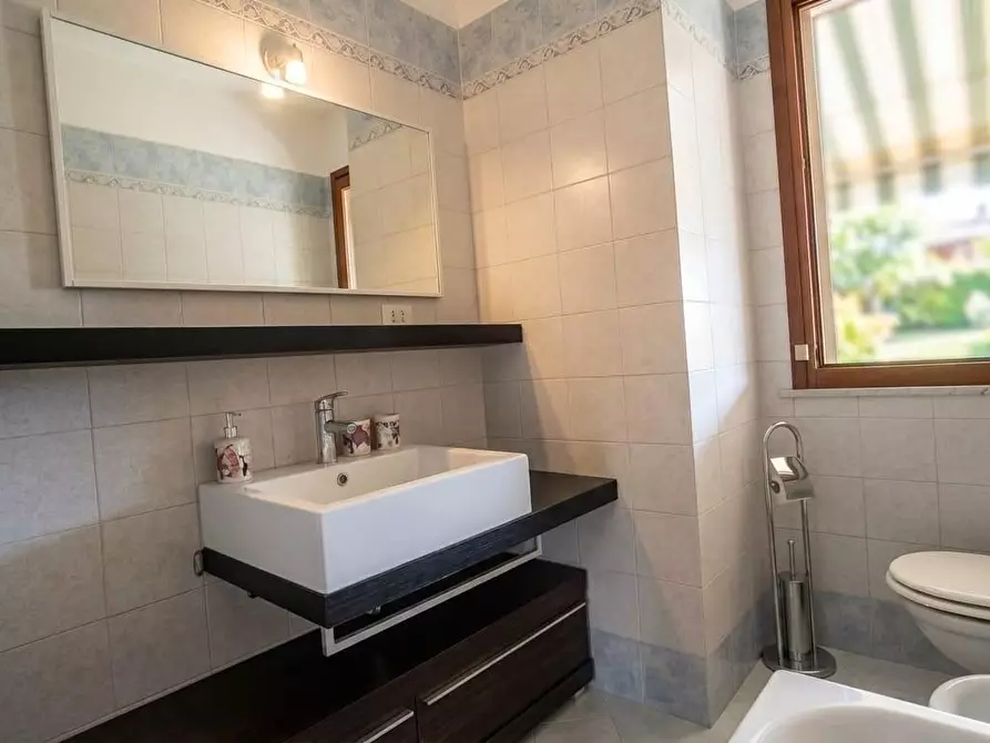 Immagine 23 di Villetta a schiera in vendita  a Ortonovo