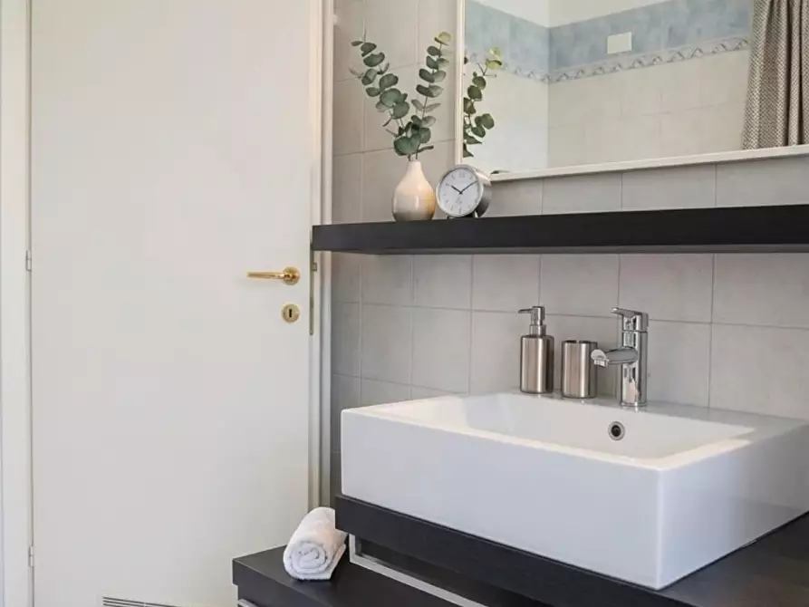 Immagine 22 di Villetta a schiera in vendita  a Ortonovo