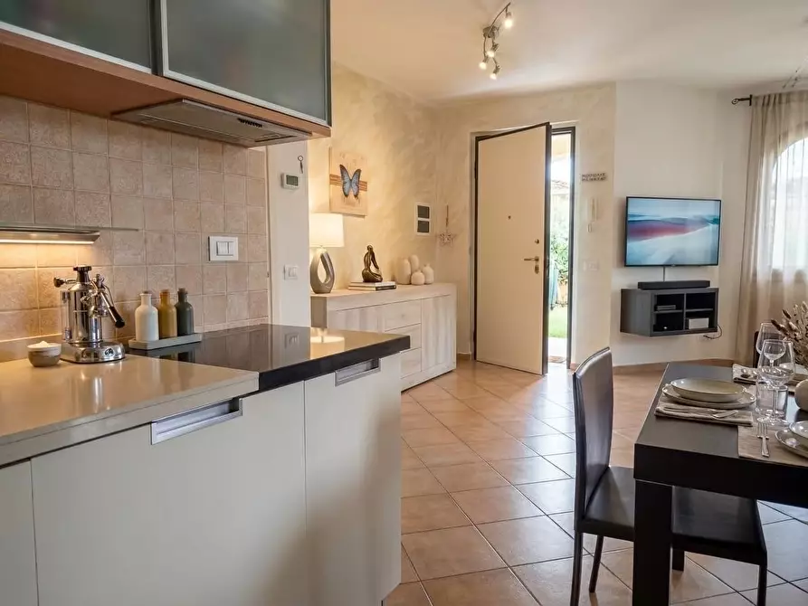 Immagine 4 di Villetta a schiera in vendita  a Ortonovo