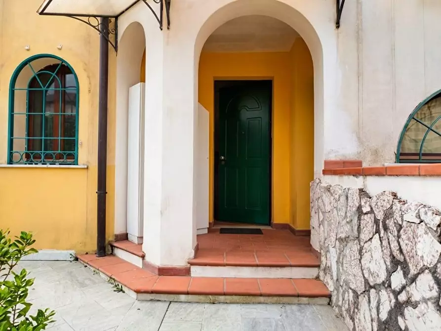 Immagine 24 di Villetta a schiera in vendita  a Ortonovo