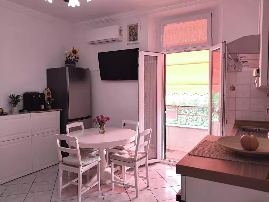 Immagine 8 di Appartamento in vendita  a Lucca