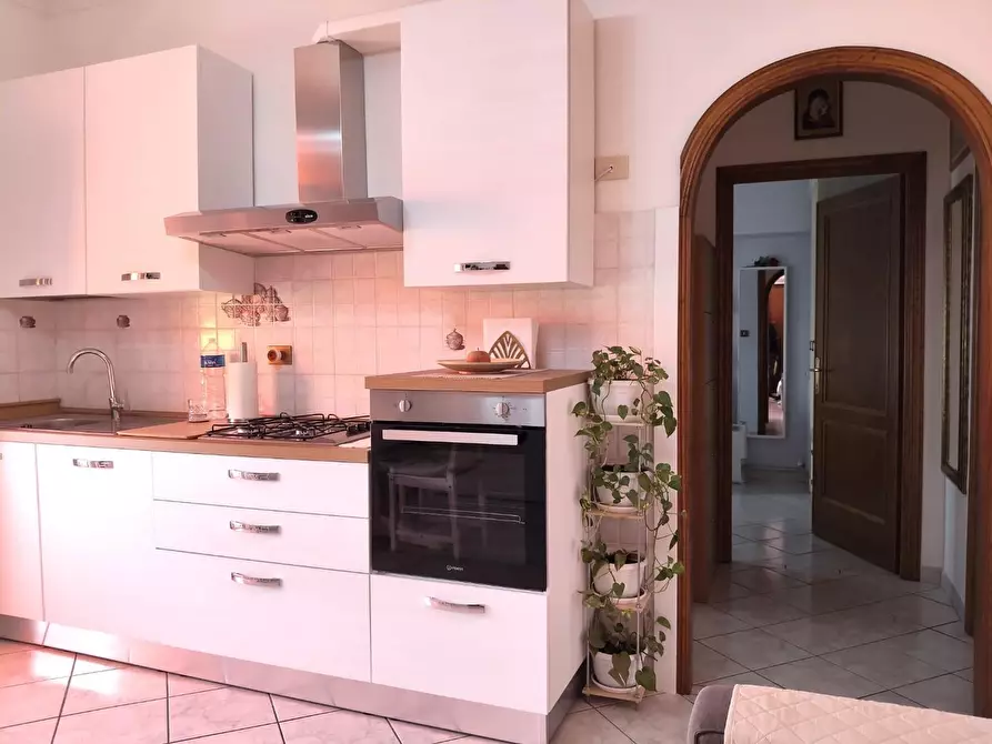 Immagine 10 di Appartamento in vendita  a Lucca