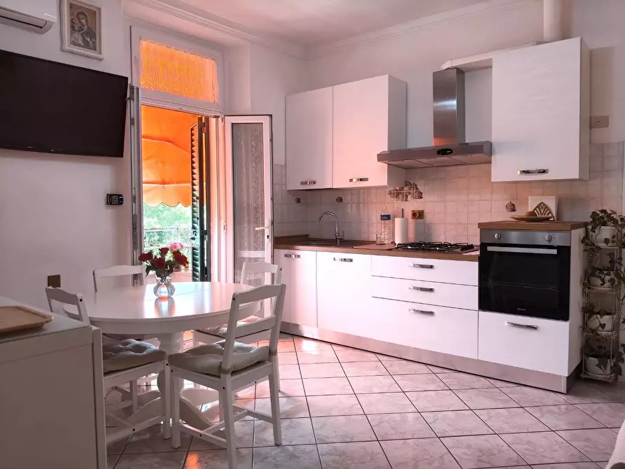 Immagine 14 di Appartamento in vendita  a Lucca