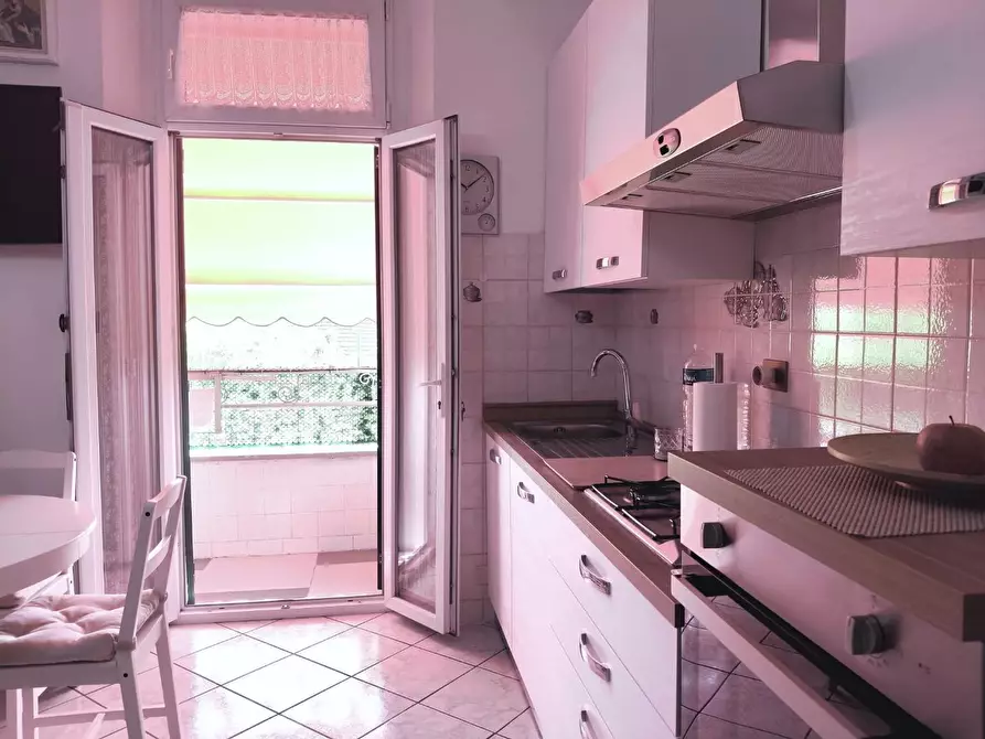 Immagine 6 di Appartamento in vendita  a Lucca