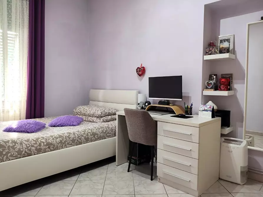 Immagine 25 di Appartamento in vendita  a Lucca